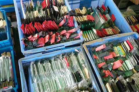 海北藏族回收光伏发电板|电动车电池回收价